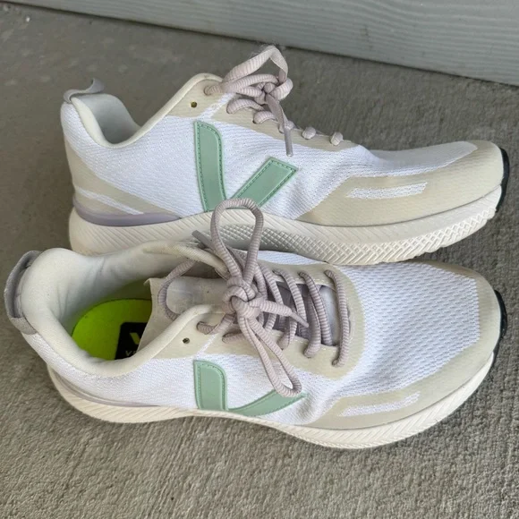 Veja• Womens Shoe’s - Picture 1 of 6